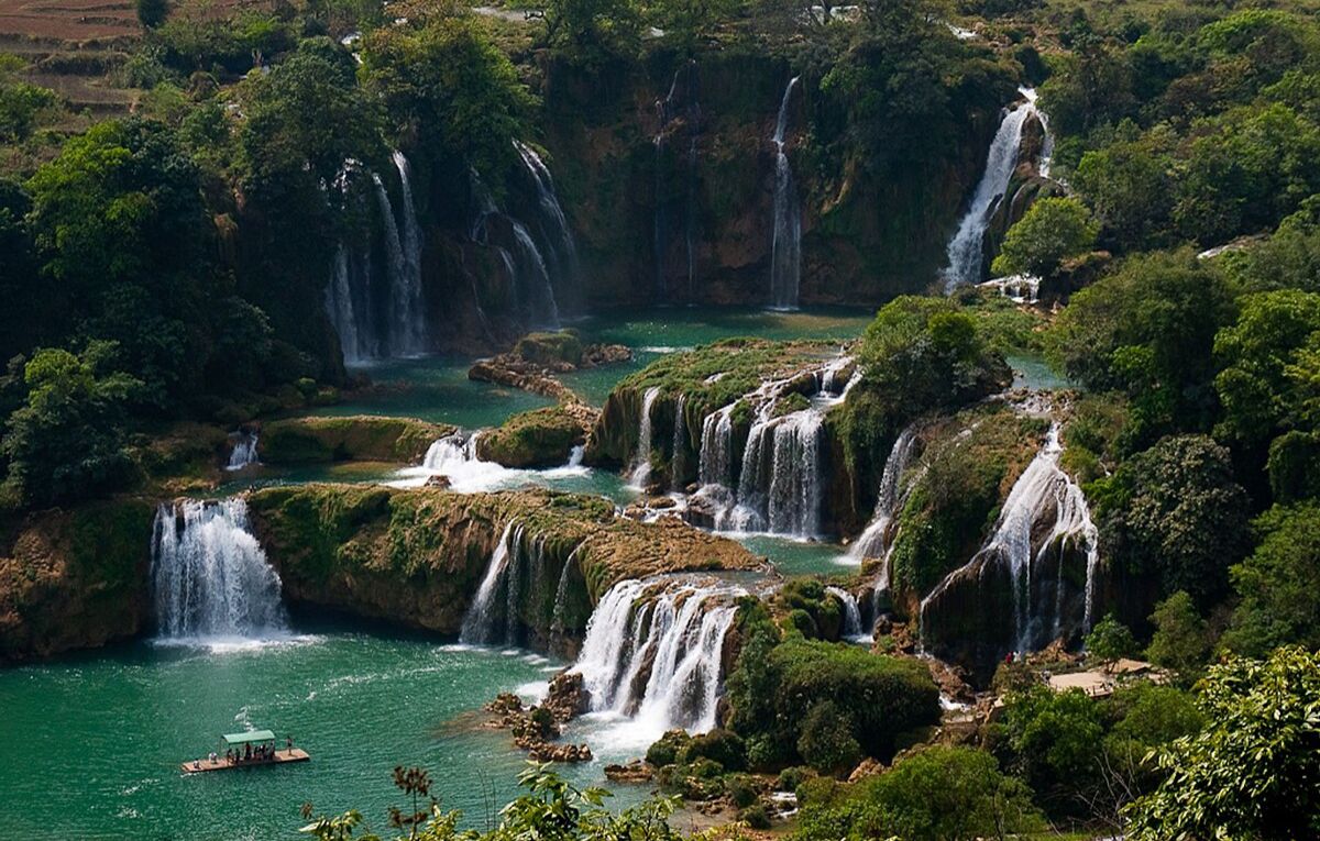 Cao-Bang-Ban-Gioc-Ba-Be-Packages-3D2N-Private-Tour