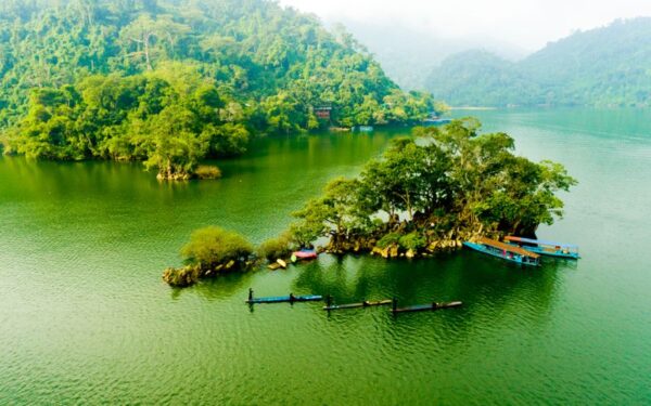 Cao-Bang-Ban-Gioc-Ba-Be-Packages-3D2N-Private-Tour