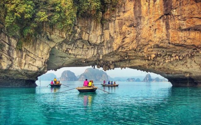 DAY-1-Halong-Bai-Tu-Long-Bay