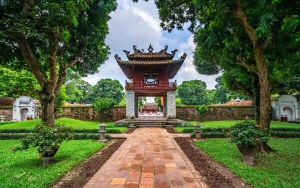 DUONG-LAM-ANCIENT-VILLAGE-AND-HANOI-CITY-TOUR