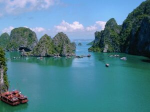 Halong-Bai-Tu-Long-Bay