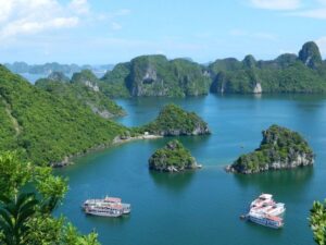 Halong-Bay