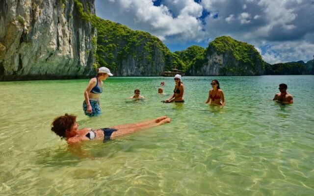Halong-Bay-Ha-Noi