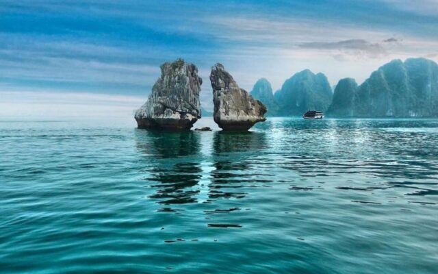 Halong-Bay-Lan-Ha-Bay