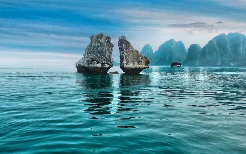 Halong-Bay-Lan-Ha-Bay
