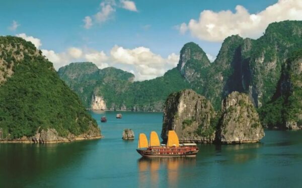 Halong-Bay-Lan-Ha-Bay-Ba-Tra-Dao-Tra-Bau
