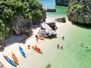 Halong-Bay-Lan-Ha-Bay-Bright-Cave-Ba-Trai-Dao-Pearl-Farm