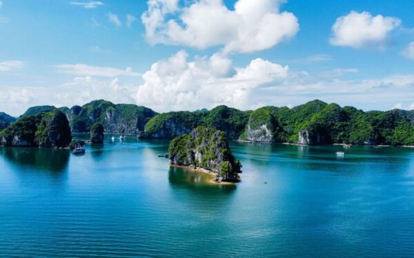 Hanoi-Halong-Bay-Lan-Ha-Bay