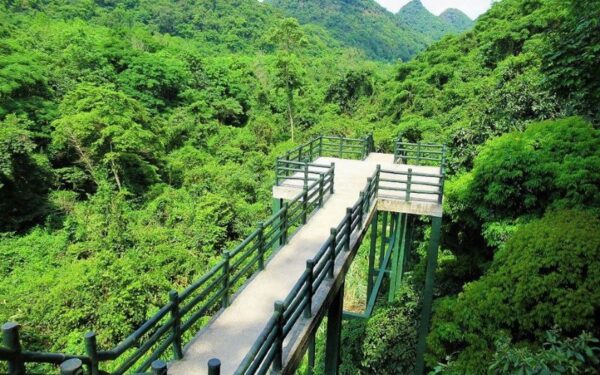 Hanoi-Halong-Bay-Lan-Ha-Bay