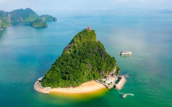Hanoi-Halong-Bay-Luon-Cave-Titop