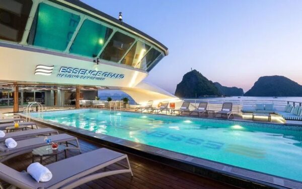 Hanoi-Halong-Bay-Luon-Cave-Titop-Island