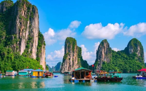 Hanoi-Halong-Bay-by-Shuttle-Bus