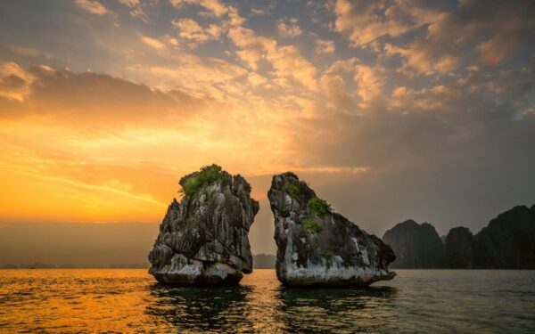 Hanoi-Lan-Ha-Bay-Sunset-Party-Cooking-Class