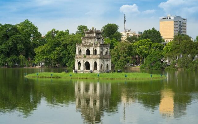 Ho-Chi-Minh-Fly-To-Hanoi