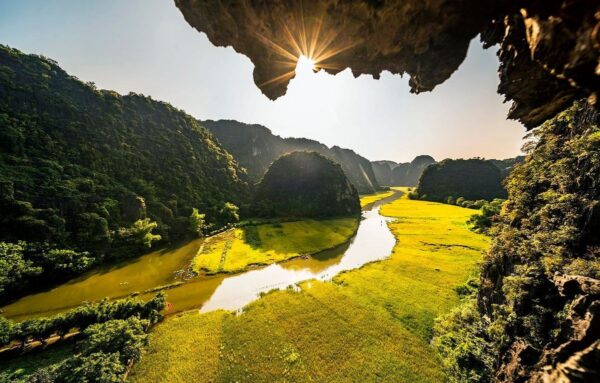Hoa-Lu-Temple-Bich-Dong-Tam-Coc-Private-Tour