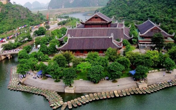 Hoa-Lu-Temple-Bich-Dong-Tam-Coc-Private-Tour
