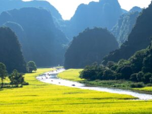 Hoa-Lu-Temple-Mua-Cave -Trang-An-Ecosystem-4