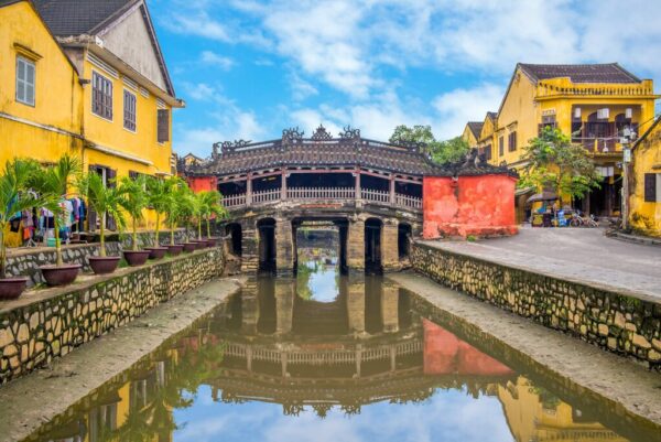 Lai Vien pagoda - a symbol of the old city of Hoi An.