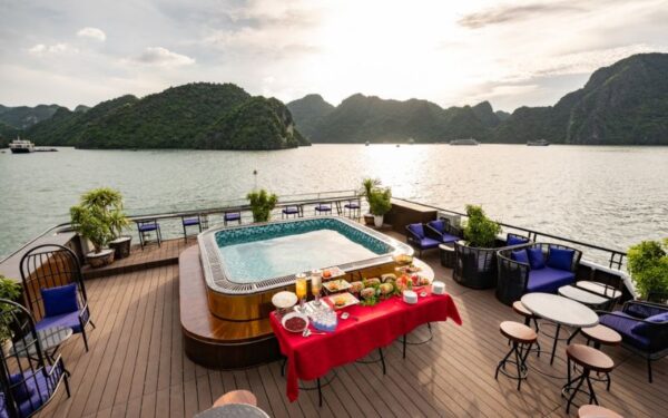 Lan-Ha-Bay-Hanoi