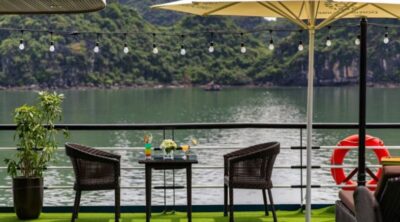 Lan-Ha-Bay-Tai-Chi-Lesson-Dark-And-Bright-Cave-Hanoi