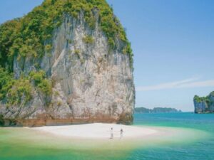 Lan-Ha-Bay-Viet-Hai-Village-Ba-Trai-Dao-Islet