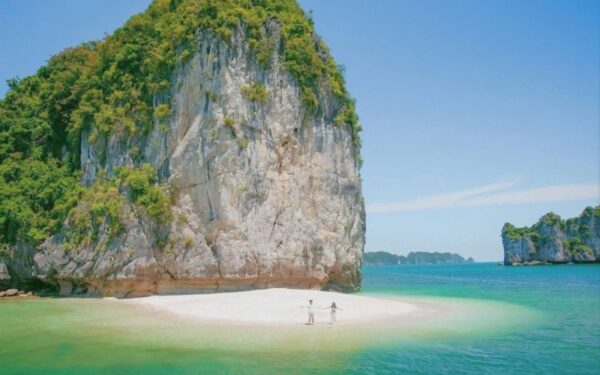Lan-Ha-Bay-Viet-Hai-Village-Ba-Trai-Dao-Islet