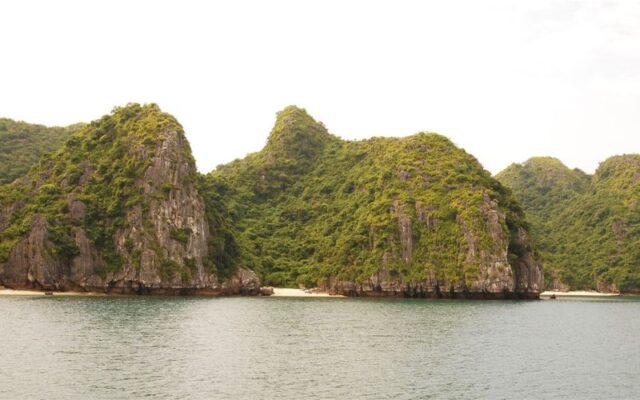 Hanoi-Halong-Bay-Lan-Ha-Bay