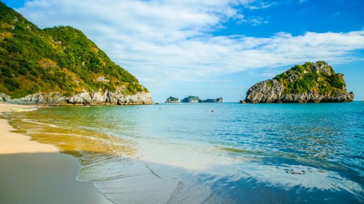 Cat-Ba-01-Day-On-Serenity-Cruise