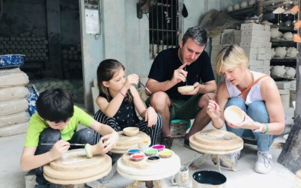 Explore-Bat-Trang-village.