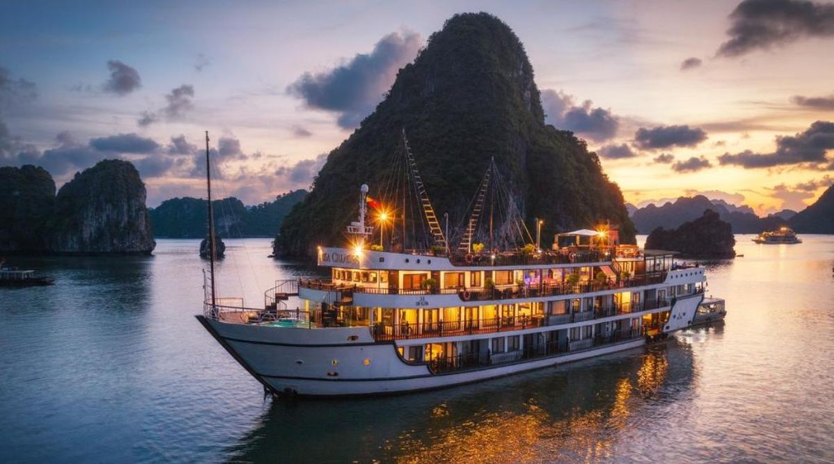 Alisa Boat Halong Bay