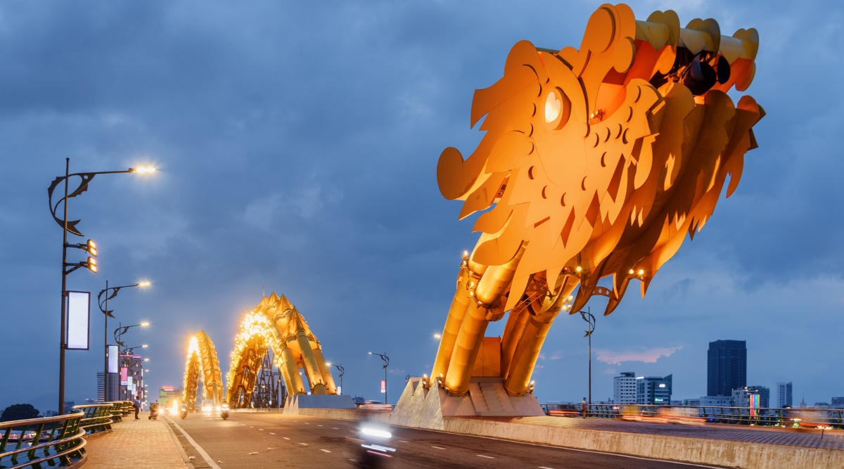 dragon bridge iconic of danang