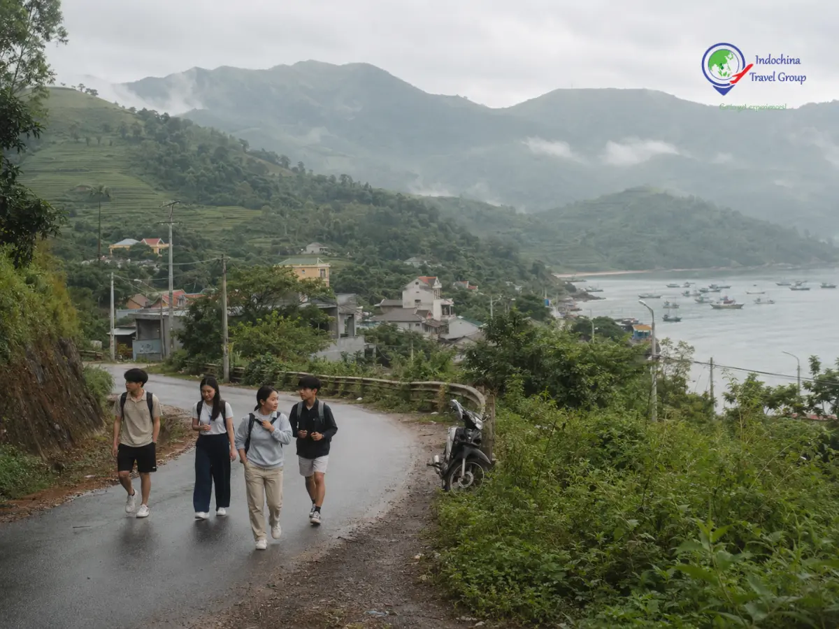 Filipino travelers on a multi-region Vietnam tour
